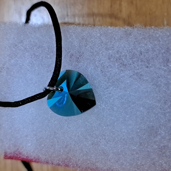 Evening Forest Crystal Heart Necklace - Picture 6 of 6